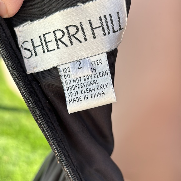Sherri Hill Gown Size 2, Waist 25”, Bust 31” - Picture 6 of 12